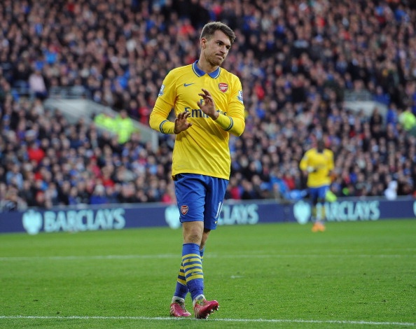 Hinh anh Ramsey khong an mung cu dup vao luoi Cardiff hinh anh