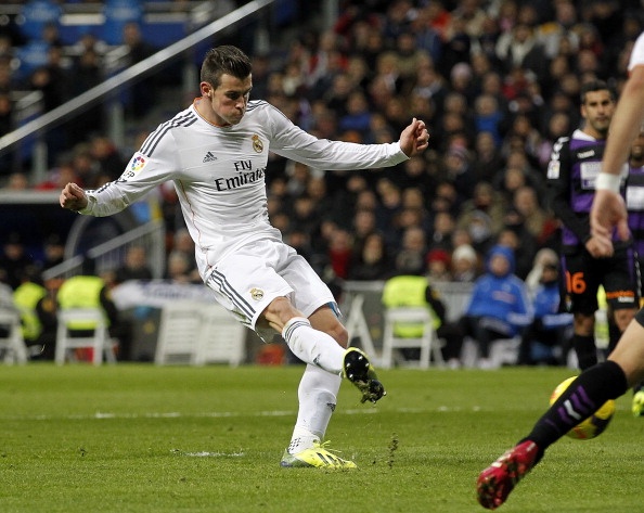 Man trinh dien sieu thuyet phuc cua Bale qua anh hinh anh