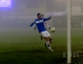 Phi cuoi voi cu da phan luoi o giai VDQG Romania hinh anh