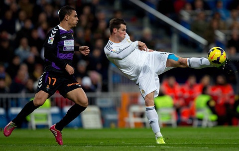 Bale so huu 'hat-trick' hoan hao thu 7 trong the ky 21 hinh anh