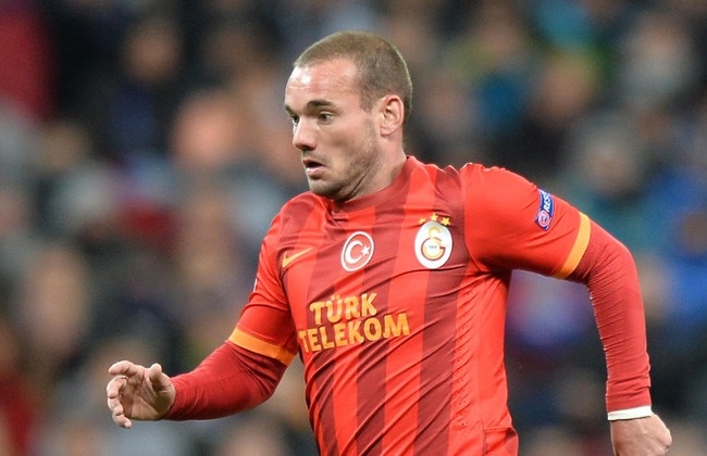 MU chinh thuc khoi dong lai thuong vu Sneijder hinh anh