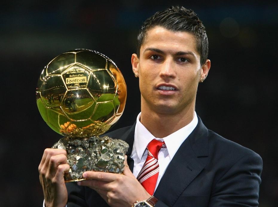 Ronaldo lien tuc ghi diem trong cuoc dua gianh QBV hinh anh