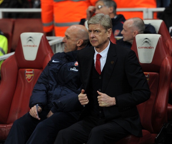 Arsenal thang tien, Wenger than trong voi MU hinh anh