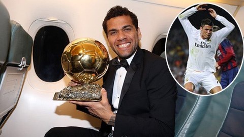 Alves mia mai Ronaldo sau le boc tham World Cup 2014 hinh anh