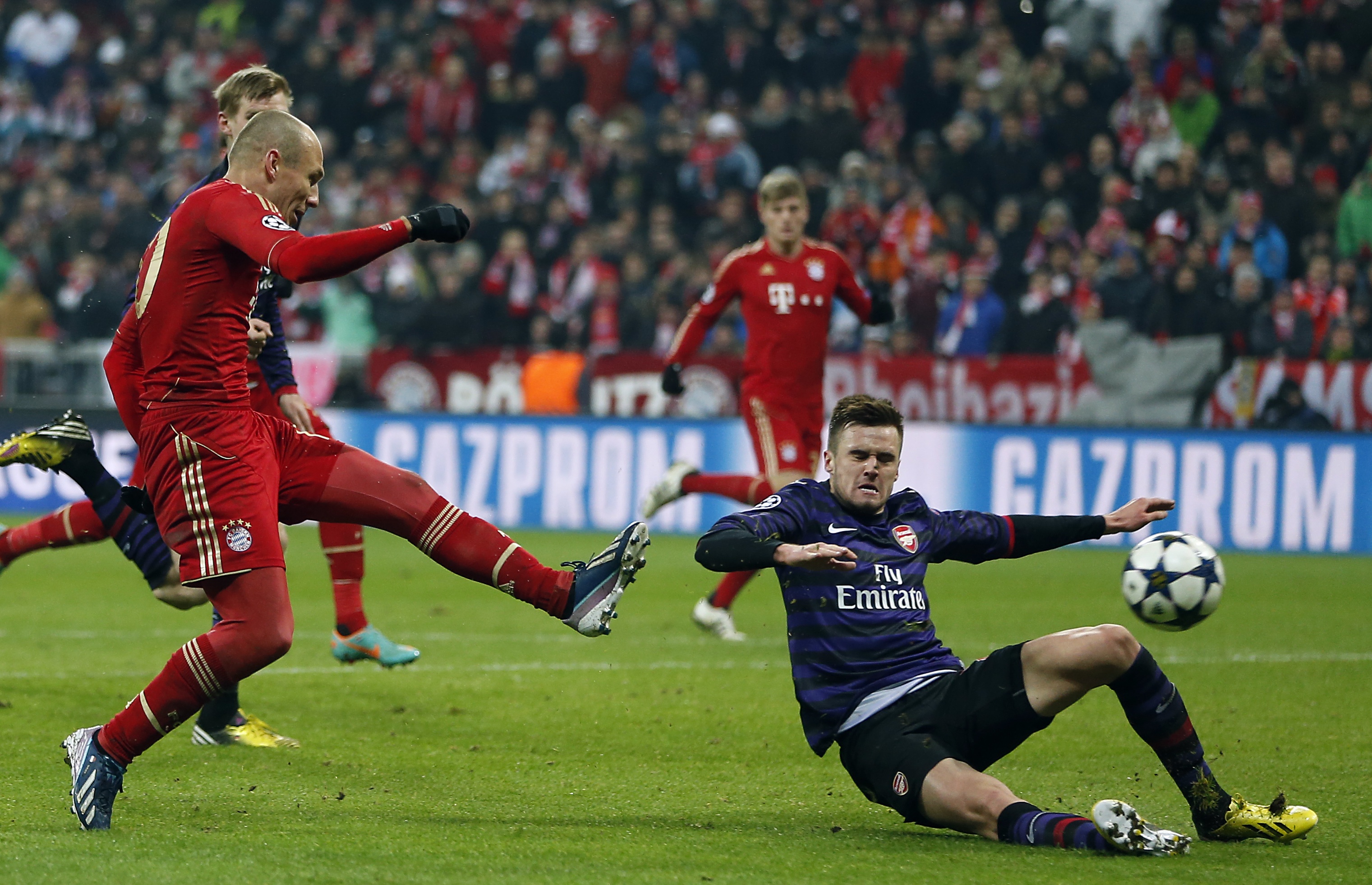 Vua thoat chet, Arsenal da bi 'tu than' rinh rap o vong 1/8 hinh anh