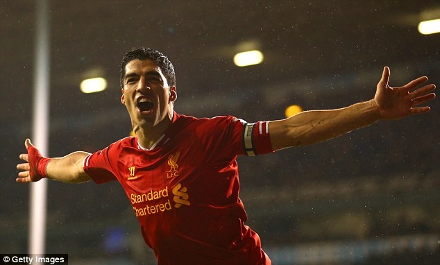 Suarez giup Liverpool thay doi lich su tai White Hart Lane hinh anh