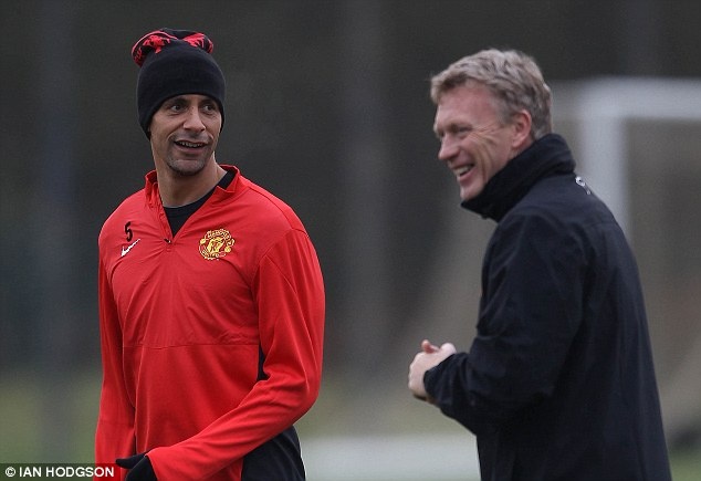 David Moyes noi dien voi cong than, MU sap loan? hinh anh