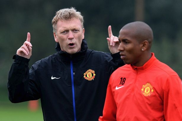 Van de cua MU: Hay dung lai o Ashley Young hinh anh