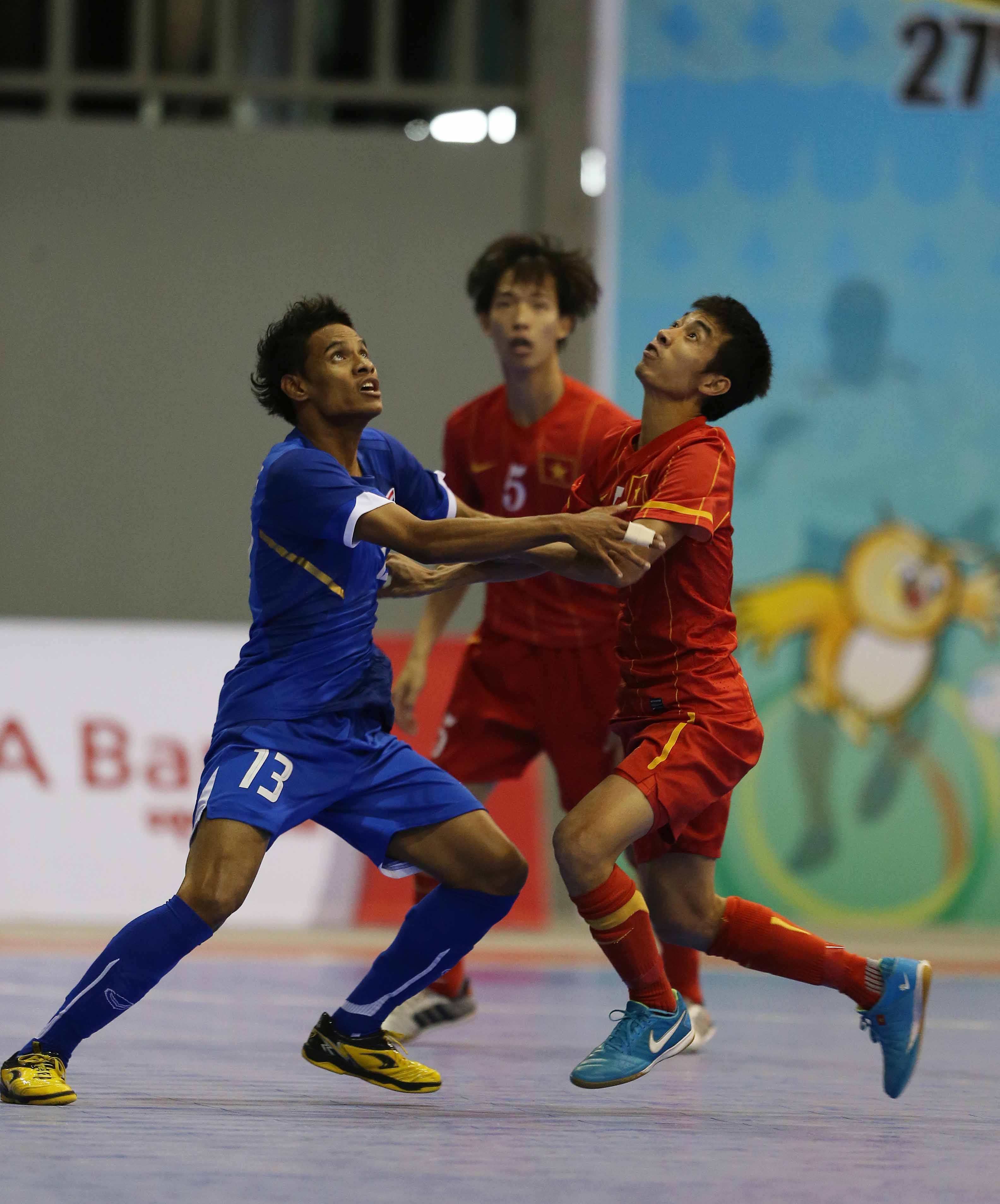 Tuyen nam futsal Viet Nam thua vi ao tuong hinh anh