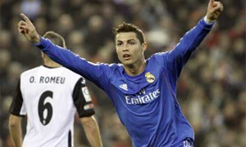 Ronaldo ghi ban pham luat, Real thang nhoc Valencia hinh anh