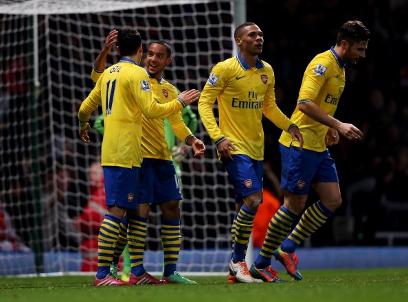 West Ham 1-3 Arsenal: Noi khiep dam mang ten Walcott hinh anh