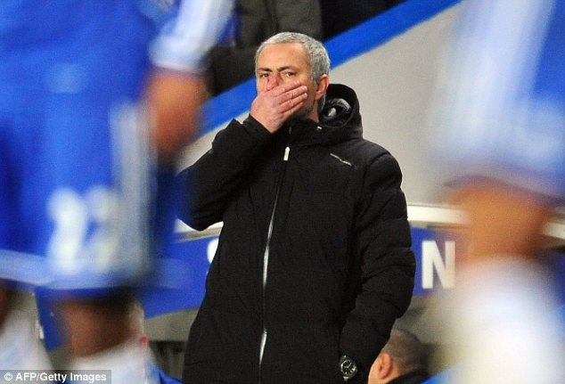 Mourinho: Cau thu Chelsea muon giet toi hinh anh