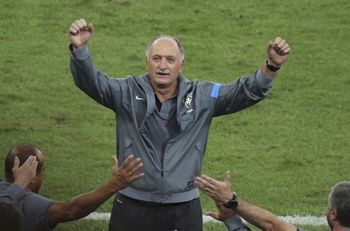 Scolari se thay Martino dan dat Barca tu mua sau? hinh anh