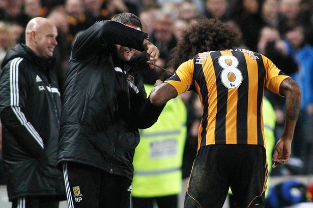 An mung ban thang, sao NH Anh cat toc ngay tren san hinh anh