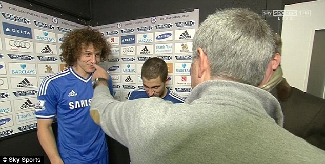 Diem tin 30/12: Mourinho mang yeu David Luiz hinh anh