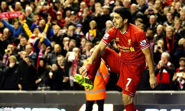 Suarez lai ghi ban trong chien thang nhe nhang cua Liverpool hinh anh