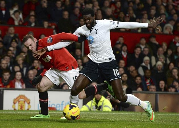 Cham diem tran MU: Adebayor phu bong Rooney hinh anh