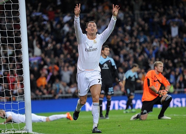 Ronaldo ghi ban thu 400, Real dai thang Celta Vigo hinh anh
