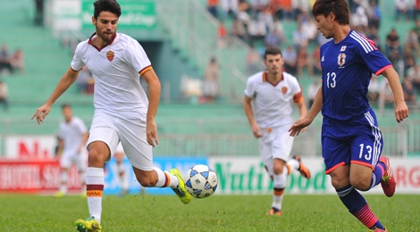 Thua U19 Nhat, U19 AS Roma danh roi chuc vo dich hinh anh