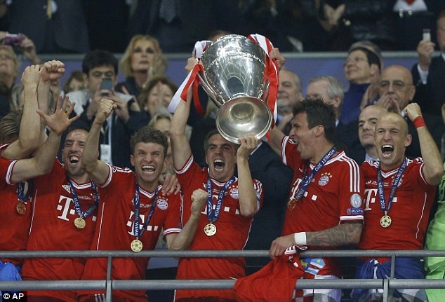 Bayern dung thu nhat, MU dung thu 26 trong nam 2013 hinh anh
