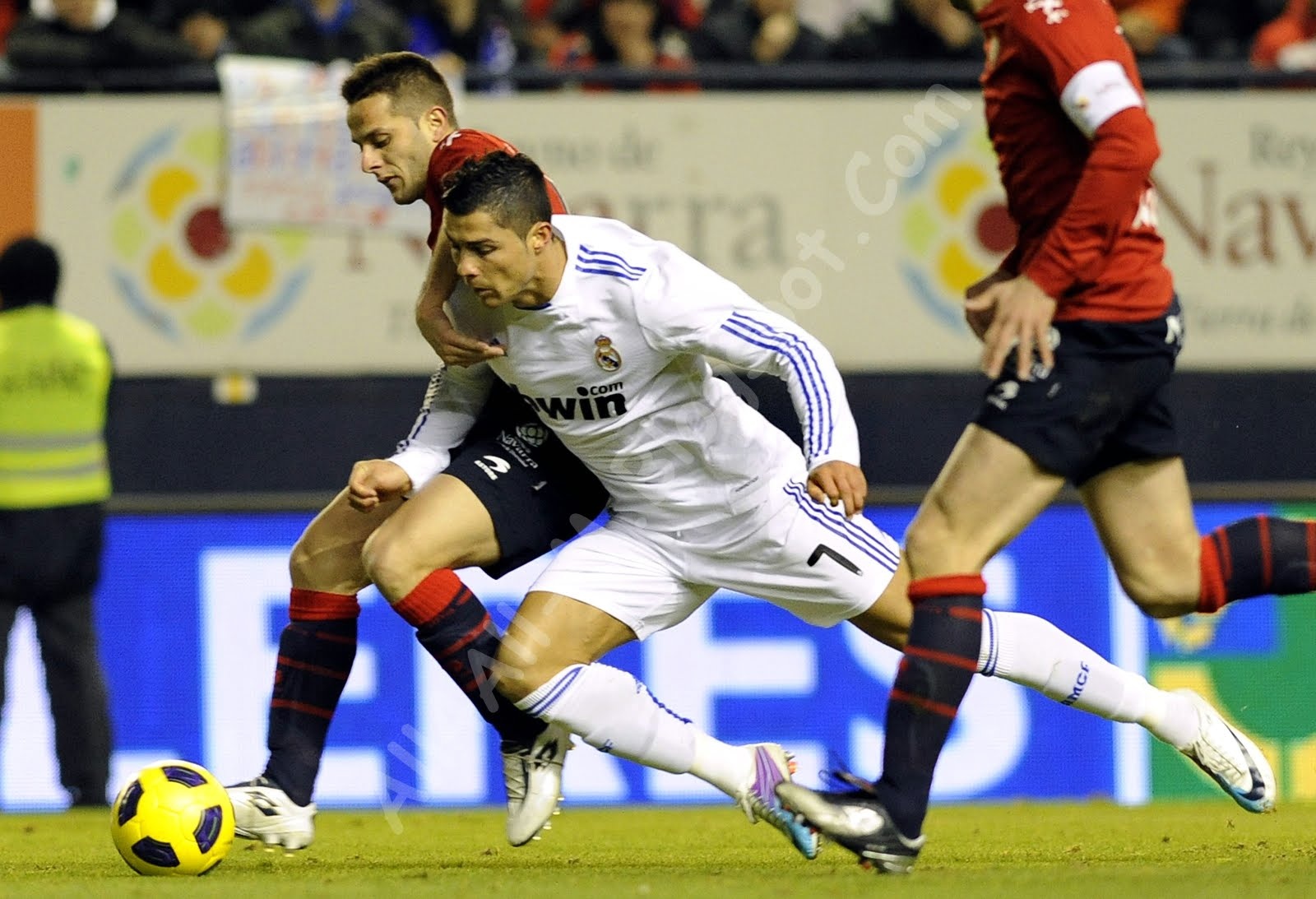 Osasuna - Real: Bong vang nghi ngoi, Real van thang? hinh anh