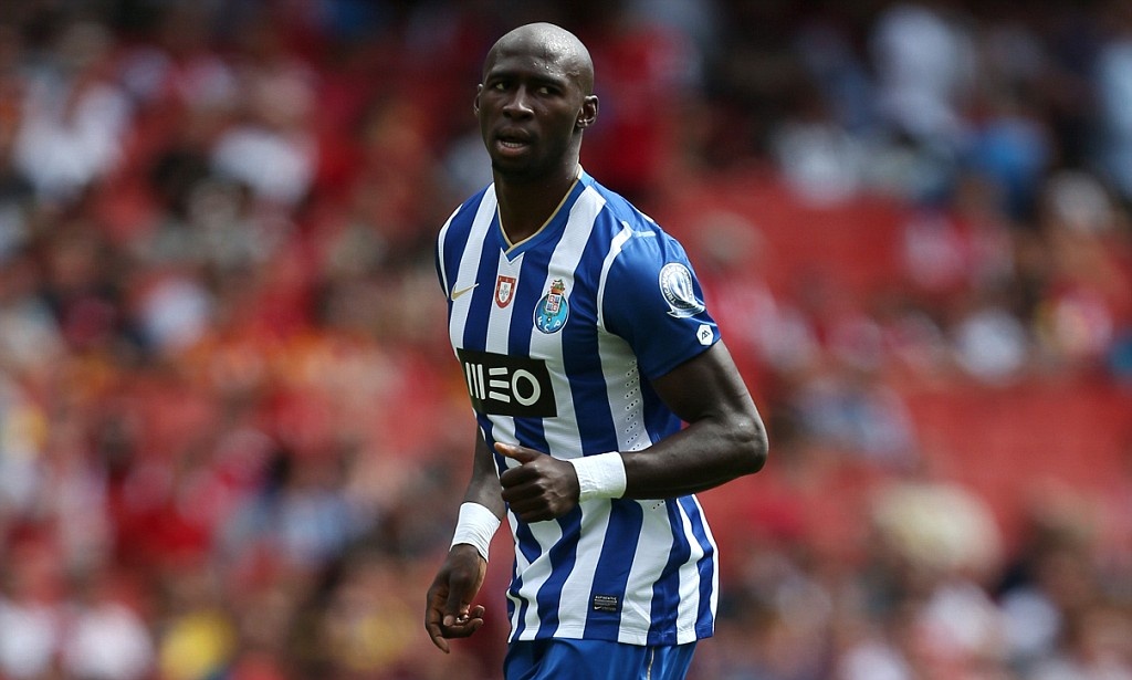 Diem tin 16/1: Chi tien dam, Man City quyet qua mat MU hinh anh