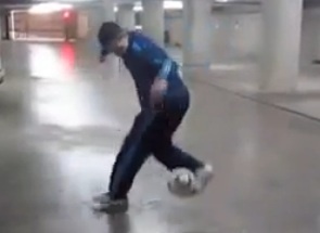 Chan thuong, Van Persie van pho dien ky thuat dieu luyen hinh anh