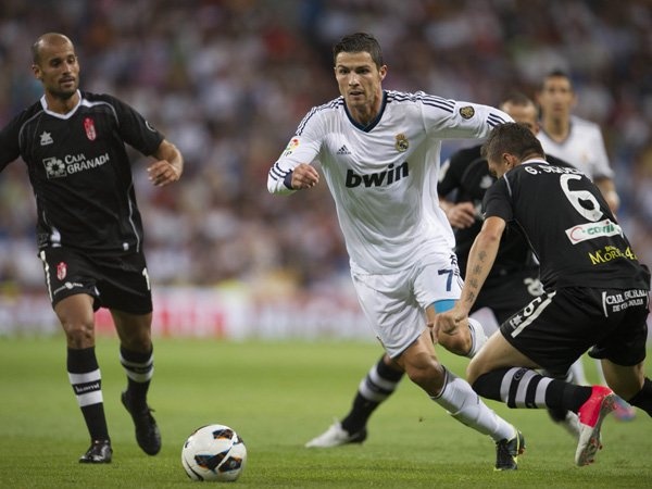 Real Madrid – Granada: Lan dau len dinh hinh anh