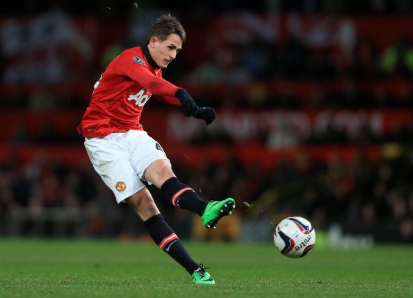 PSG hoi mua Januzaj voi gia khung hinh anh