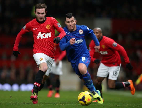 Bao chi Tay Ban Nha vi Mata la Oezil cua M.U hinh anh