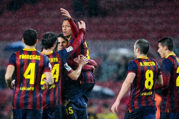 Messi vang mat, Barca van de bep Levante 5-1 hinh anh