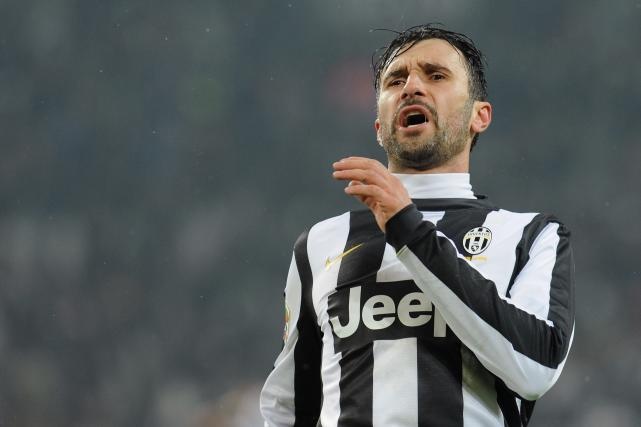 Arsenal dat thoa thuan muon Vucinic hinh anh