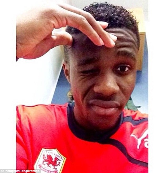 Zaha chinh thuc bat bai khoi M.U hinh anh