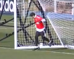 Ronaldo va Casillas trinh dien ky thuat dieu luyen hinh anh