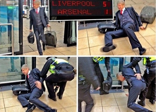 Choang voi that bai cua Arsenal, Wenger nga dui khi ra ve? hinh anh