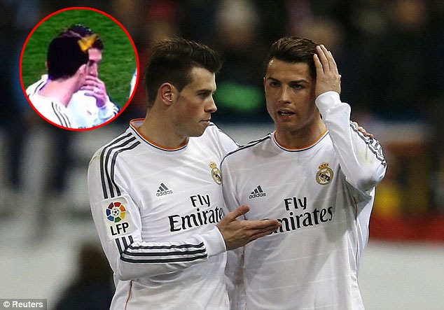 Ronaldo linh tron cu nem bat lua tu CDV Atletico hinh anh