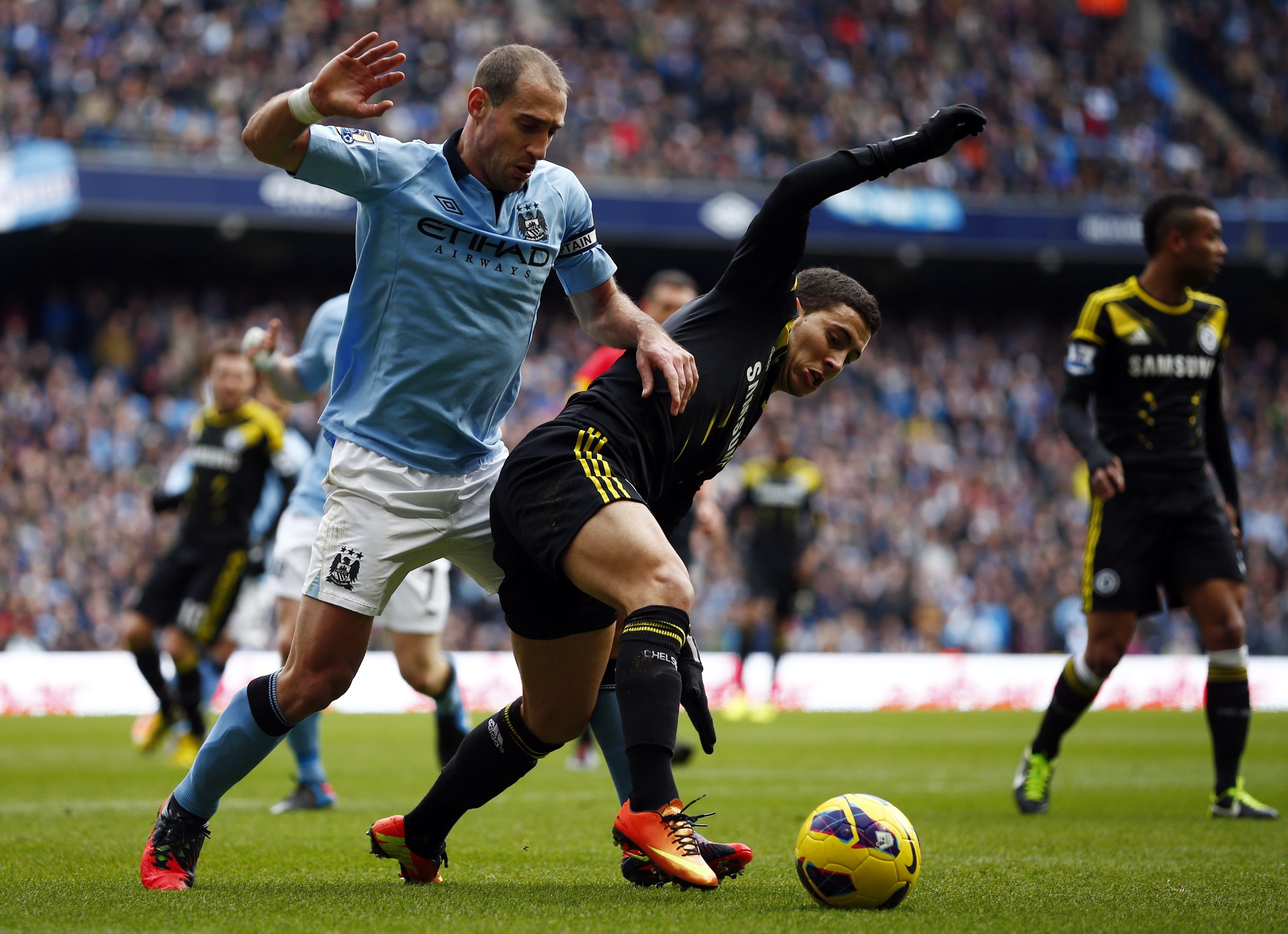 Man City - Chelsea: Buong hay khong buong hinh anh