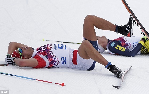 VDV truot tuyet suyt ngat vi thoi tiet o Sochi qua nong hinh anh