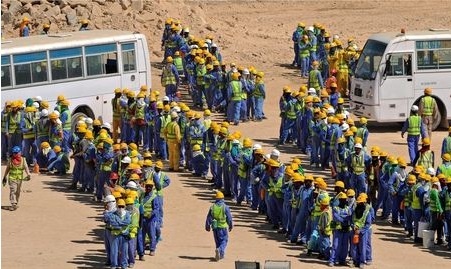 Hon 400 cong nhan chet vi World Cup 2022 hinh anh