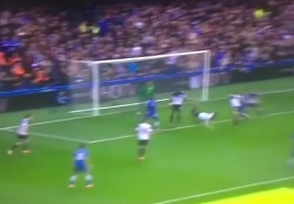 Sao Everton pha bong kieu bo cap cua Higuita hinh anh