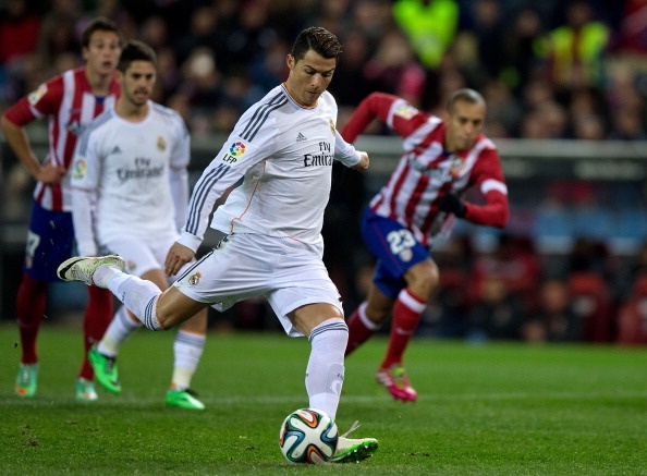 Raul canh bao Schalke ve su nguy hiem cua Ronaldo hinh anh