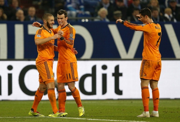 Hinh anh mui dinh ba R-B-B thi nhau xoi tung Veltins Arena hinh anh