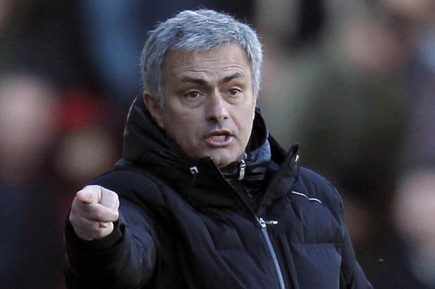 Mourinho: Chuc vo dich NH Anh nam trong tay Man City hinh anh