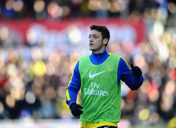 Oezil lan dau noi ve nguyen nhan sa sut o Arsenal hinh anh