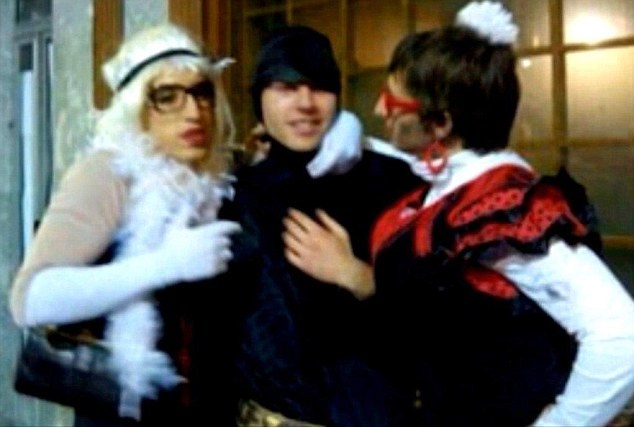 Clip Illarramendi khieu khich bo tot hinh anh