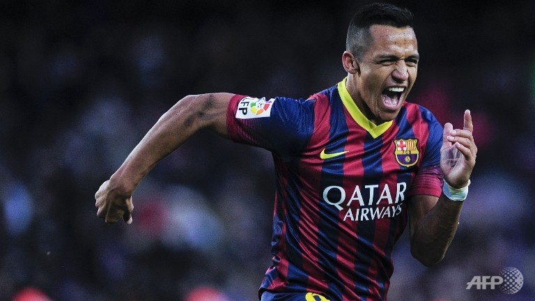 Ban nang ty so len 2-0 cua Alexis Sanchez hinh anh