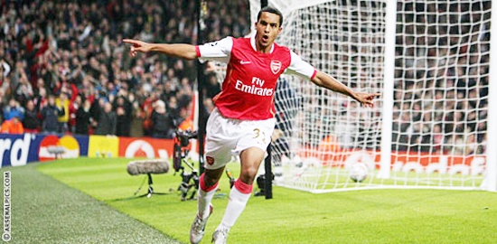 Phao thu de bep Slavia Prague bang mot set tennis hinh anh