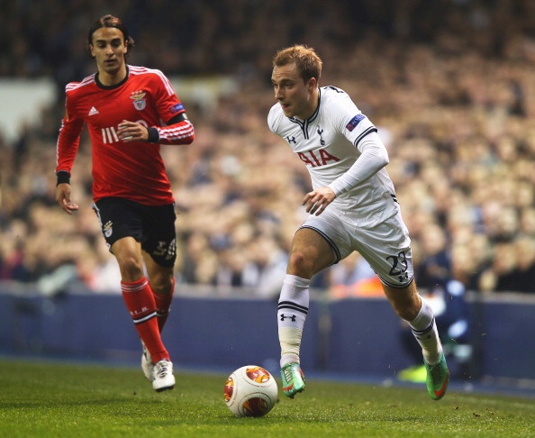 Tuần trước, vị trí này thuộc về Cristiano Ronaldo. Tuy nhiên, trong trận El Clasico vừa qua, CR7 đã không thể hiện được nhiều nên anh buộc phải nhường chỗ cho Eriksen. Tuyển thủ Đan Mạch ghi 2 bàn thắng, kiến tạo 1 lần và có 8 pha chạm bóng trong vòng cấm đối phương, giúp Spurs lội ngược dòng ngoạn mục trước Southampton trong thế bị dẫn trước 2 bàn.