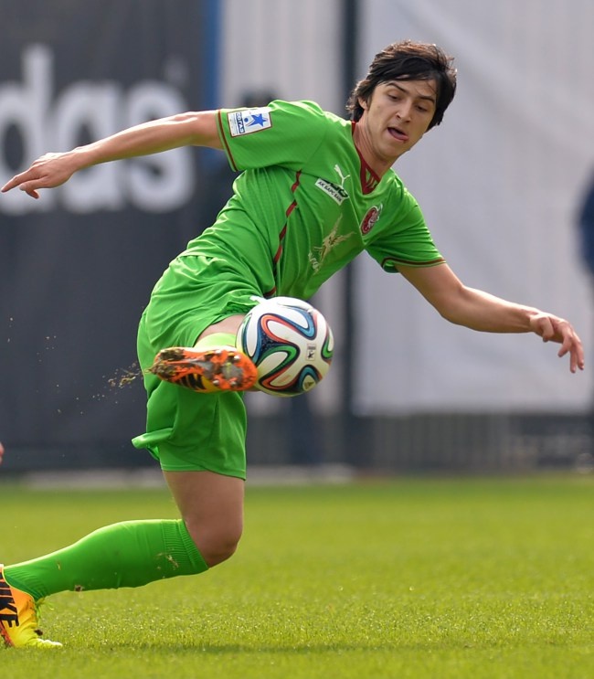 Arsenal hoi mua 'Messi moi' voi gia re hinh anh