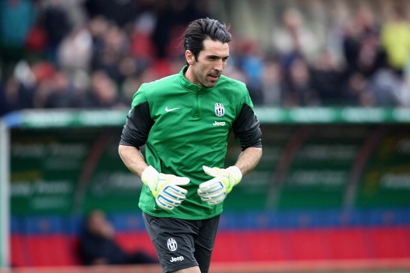 Năm 2001, Juve đã bỏ ra 32,6 triệu bảng mua Buffon từ Parma. Tới nay, lão tướng 36 tuổi vẫn đang là thủ thành đắt giá nhất mọi thời đại. Đúng như giá trị của mình, Buffon luôn được đánh giá là một trong những thủ thành xuất sắc nhất thế giới trong suốt thập kỷ qua.